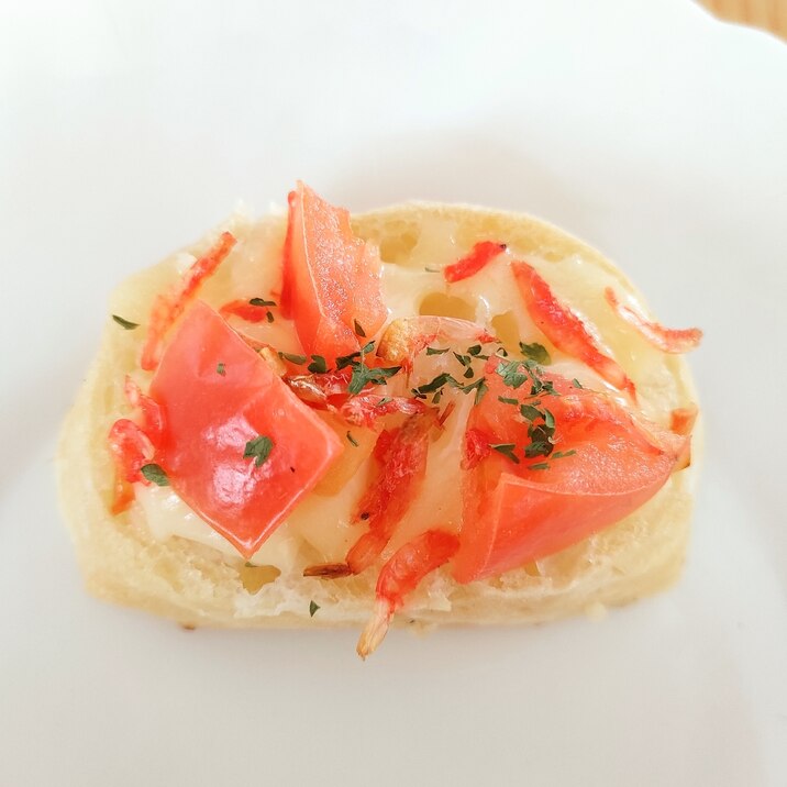 トマトと小えびのチーズトースト